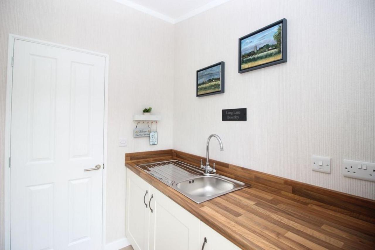 Hollicarrs - Long Lane Lodge York Bagian luar foto